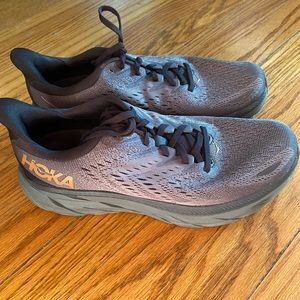 women's HOKA sneakers in EXCELLENT condition